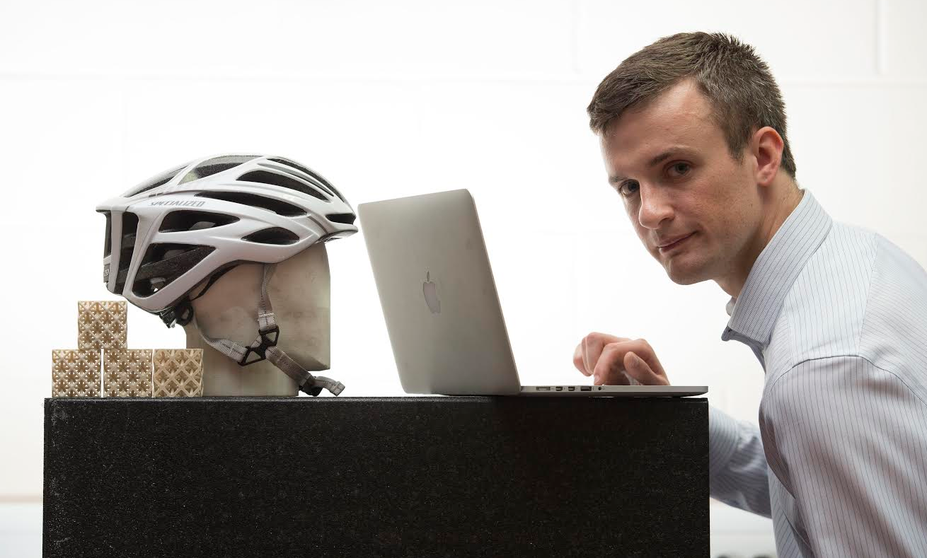 Ricercatori nel Regno Unito combinano Supercomputing e stampa 3D per creare un casco della bici più sicuro