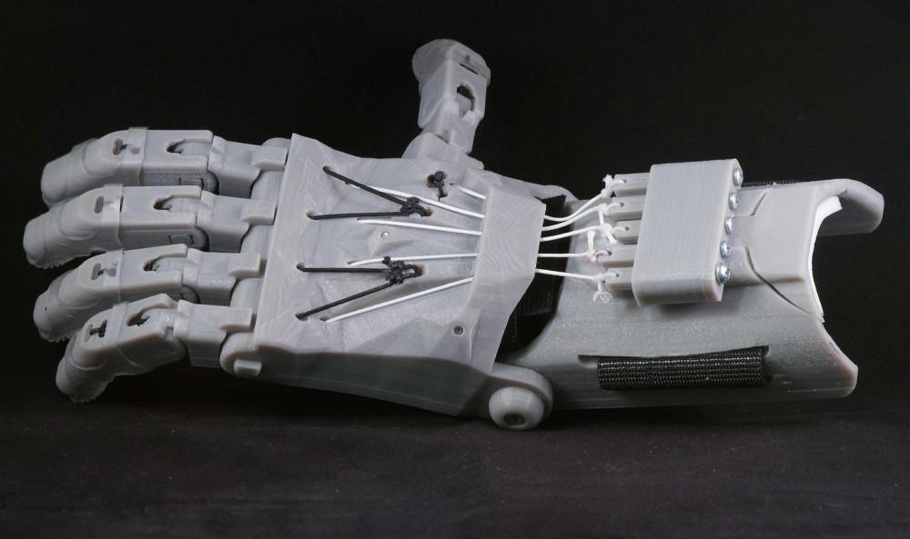 e-nable-wants-your-help-in-3d-printing-1-000-prosthetic-hands-by-mid