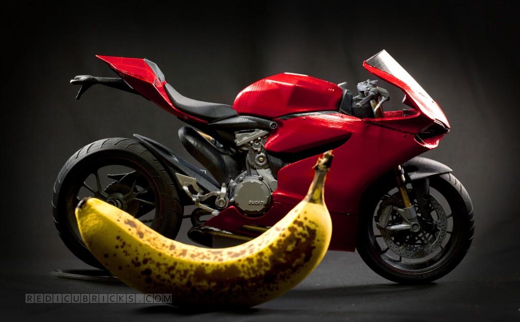 3D printed model of the Ducati 1199 on the Ultimaker Oiginal 3D Printer