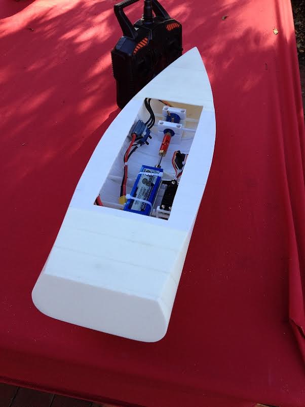 Australian Man Designs & 3D Prints a Working RC Boat on His DIY 3D