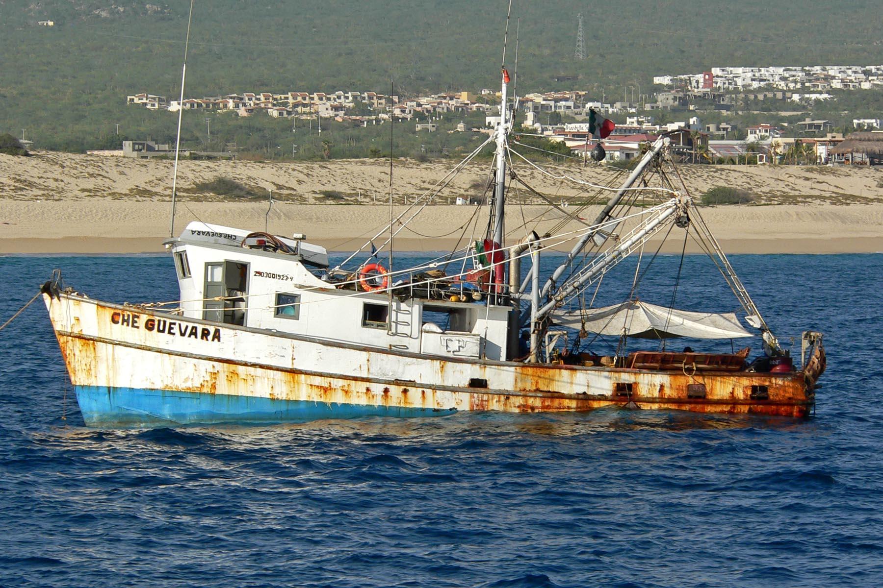 Fishing_boat_Che_Guevara_1