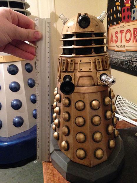 Customize material and scale for your Dalek.