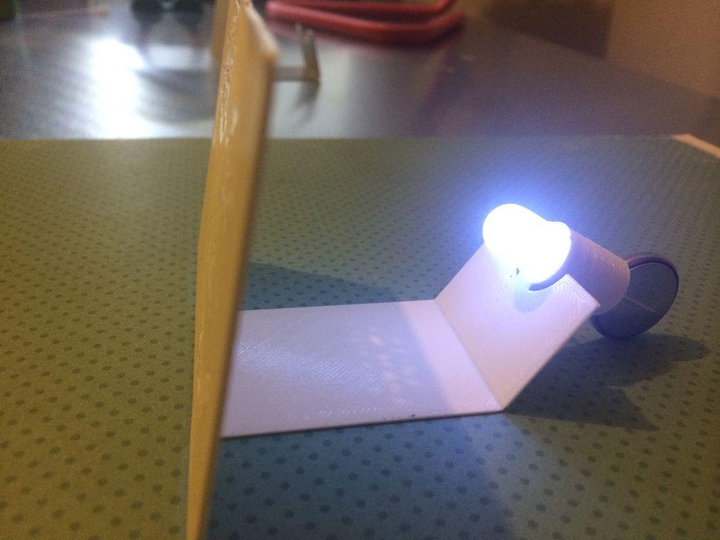 3D Print and Customize This Great, Retro-Looking, Foldable Nightlight