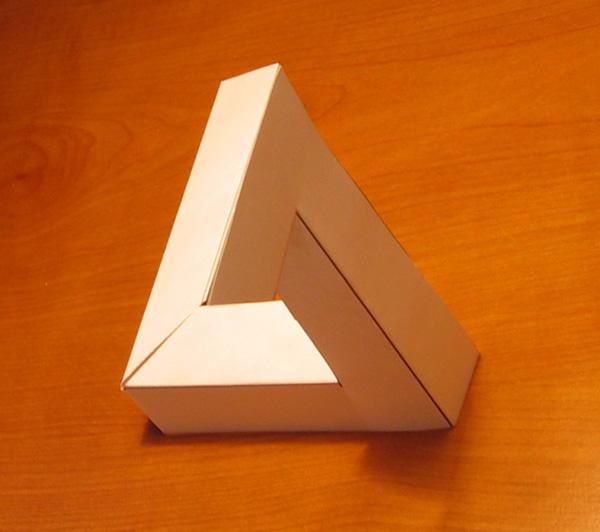 penrose-impossible-triangle
