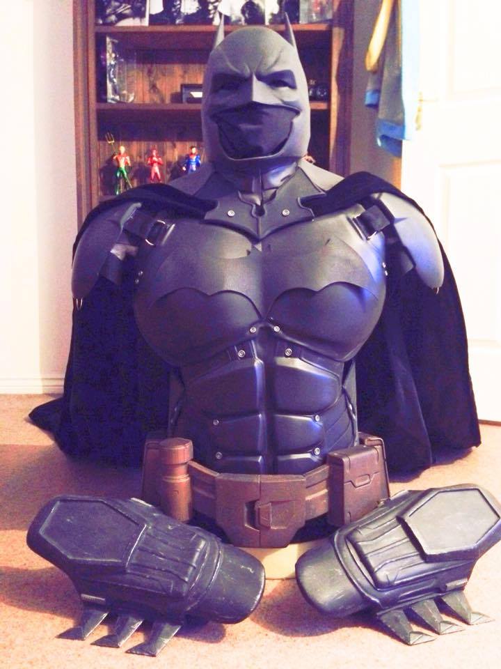 The Ultimate Arkham Origins Batman Suit is Fabricated