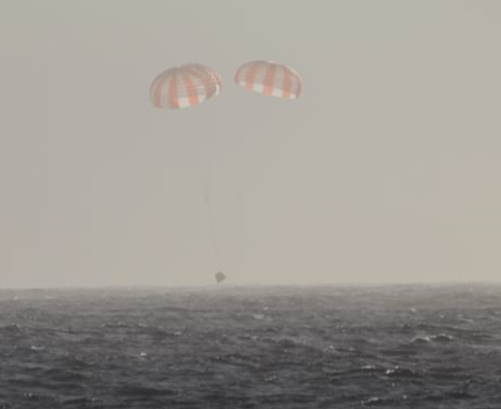 parachutes photo cred SpaceX via Elon Musk