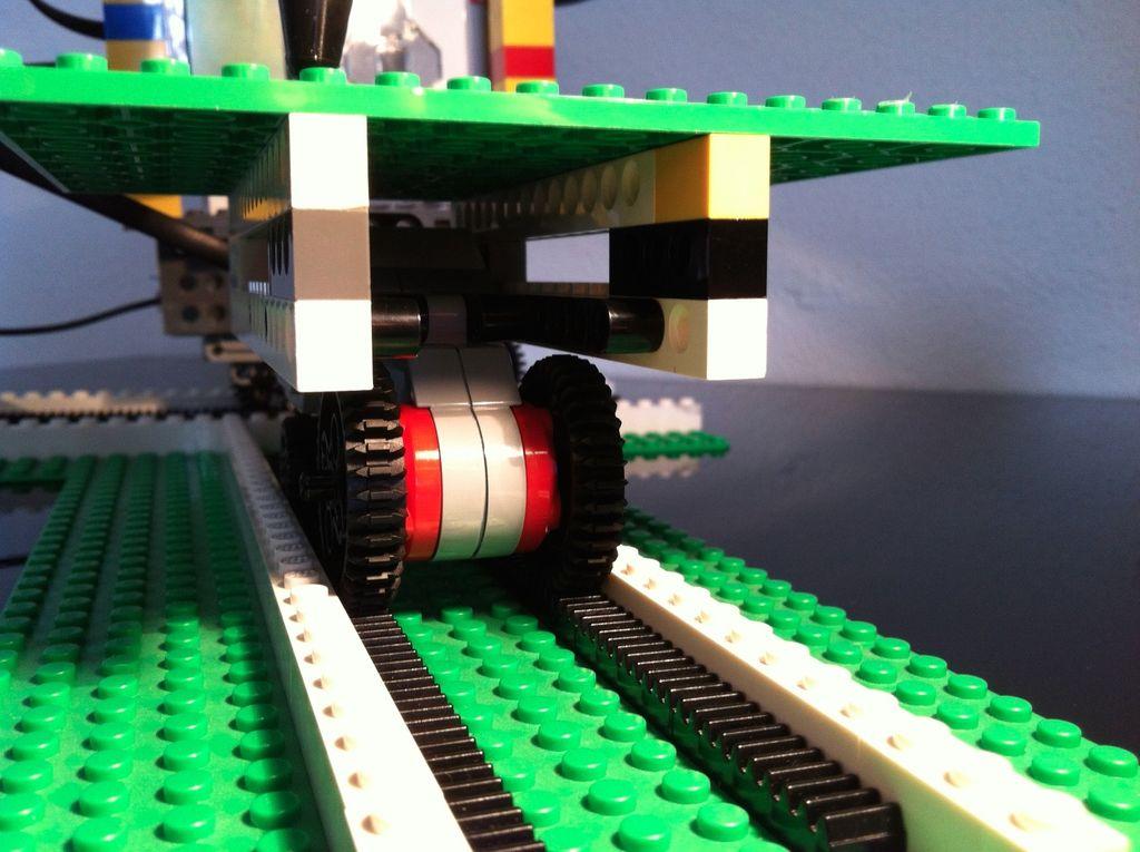 Build Your Own 3D Printer from Lego Blocks & EV3 Servo Motors 3DPrint