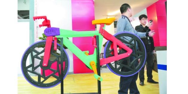 Chinese Man 3D Prints Entire Functioning Bicycle Out of Plastic