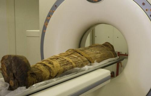 Mummy on CT scanner_0