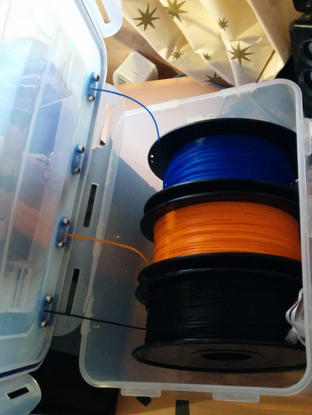 Keep Your Filament Dry with This Easy-to-Make Airtight ...