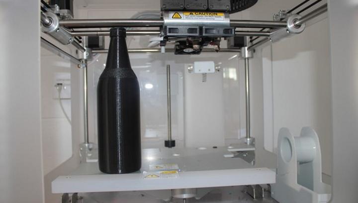 This 3D printed beer bottle model helped convict a murderer in a case in Britain