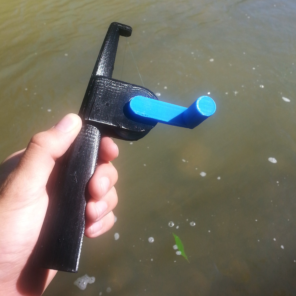 Man Catches a Fish on this Fully 3D Printed Fishing Rod & Reel 