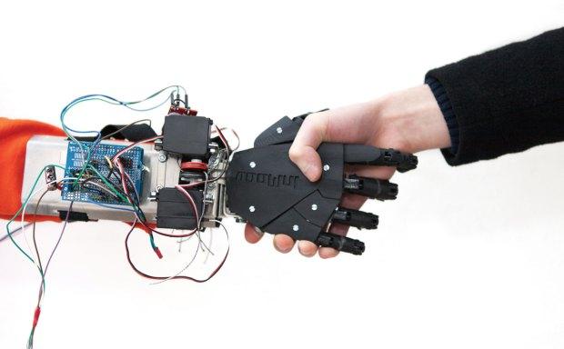See our story on this "bionic" arm at: https://3dprint.com/39267/bionico-3d-print-robotic-hand/