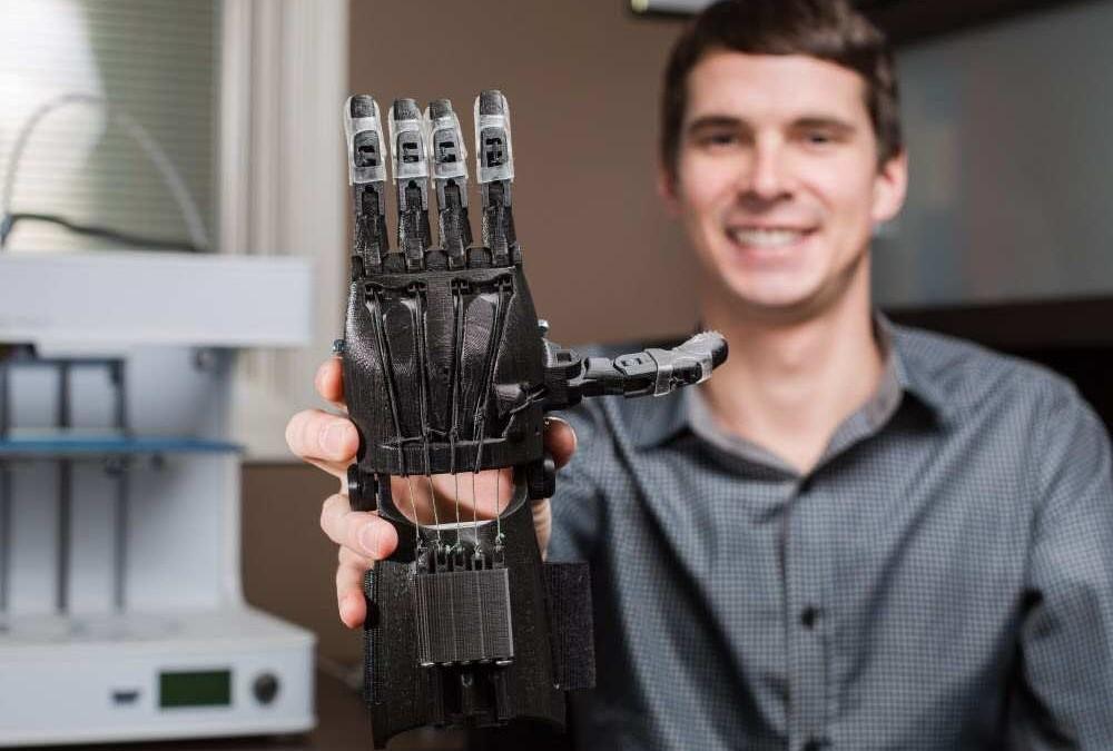 Alberta High School Students Teaming Up with e-NABLE to 3D Print 30 Prosthetic Hands
