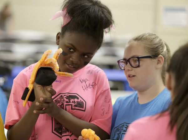 Students and teachers at the Hand-A-Thon event sponsored by Discovery Education and The Belk Service Learning Challenge in Columbia, S.C., Friday, May 29, 2015. (Photo/Bob Leverone)