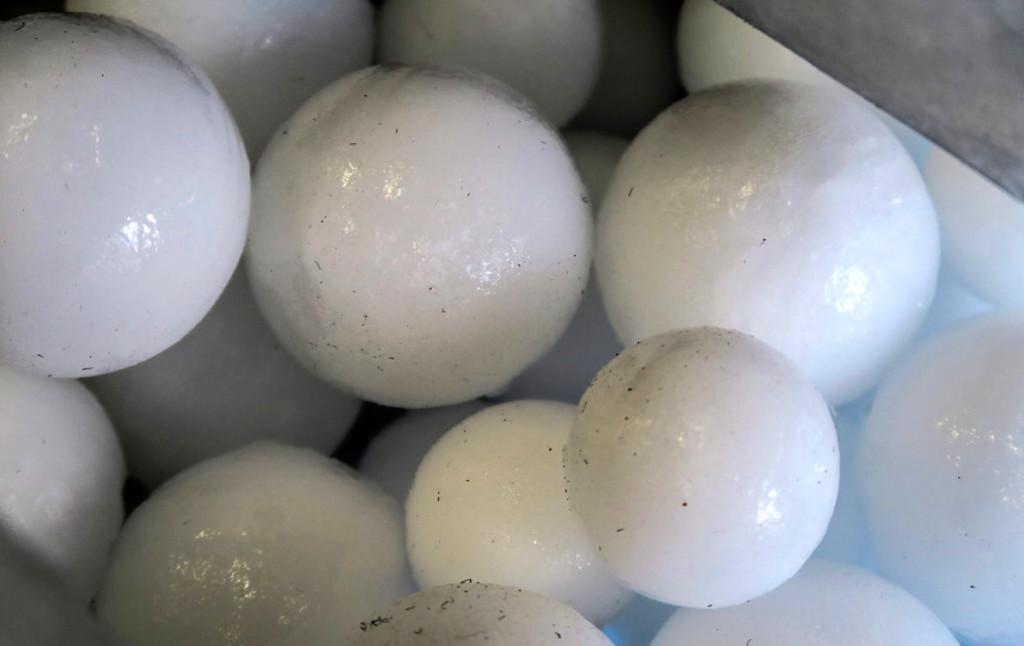 3D printed hailstone replicas
