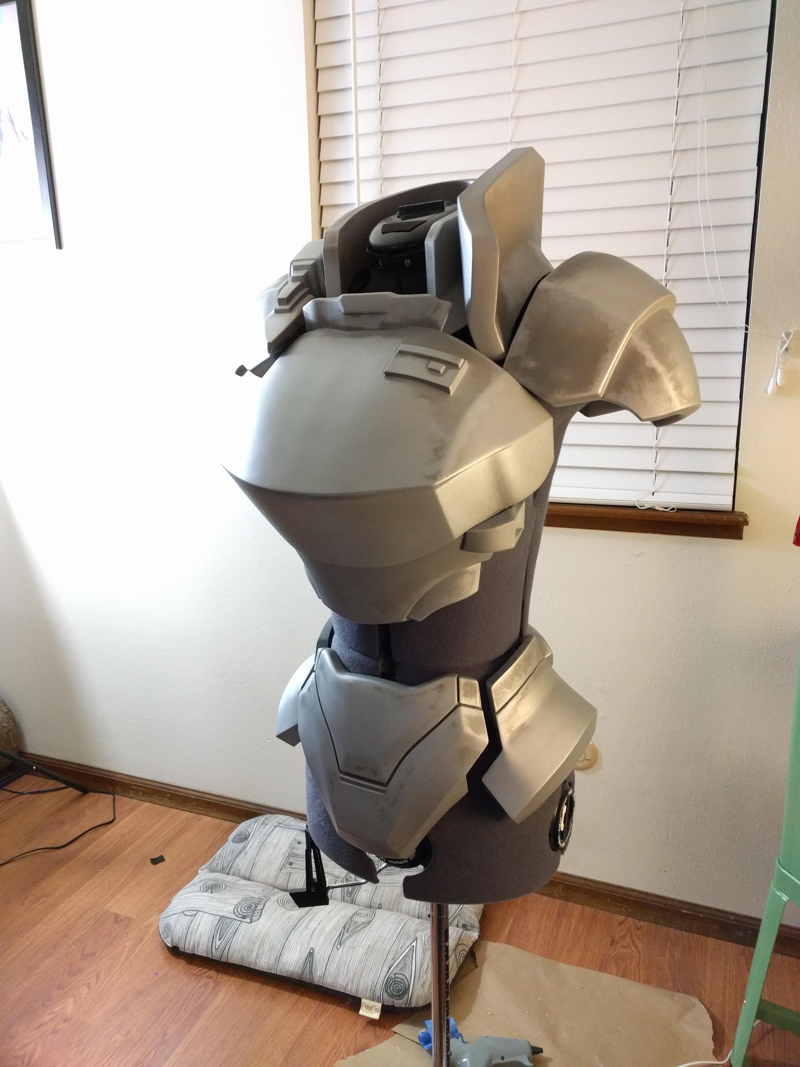 incredible-3d-printed-cosplay-took-one-month-11-printers-and-1700