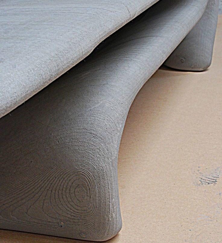 A close up of the surface of the bench.