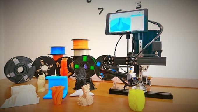 armbot-with-filament-printed-objects