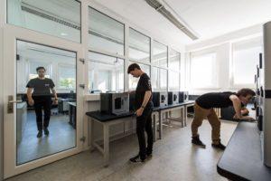 students-in-prosek-3d-printer-lab