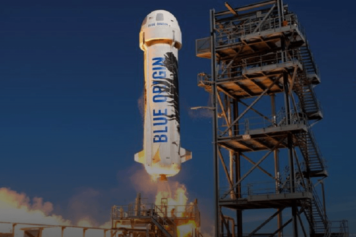 Blue-Origin-rocket-takeoff.png