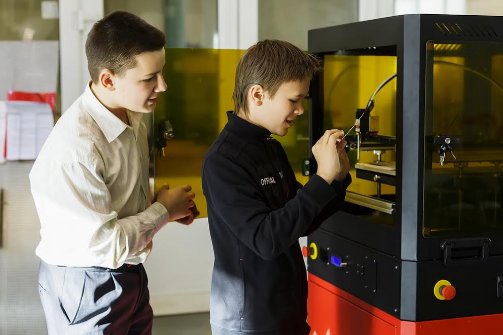 Full STEAM Ahead in Russia as FabLab Polytech Scientists Create 3D Printing DFKits for Schoolchildren
