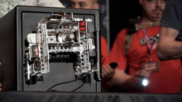 Inexpensive Robot with Open Source, 3D Printed Components Cracks a Safe in 30 Minutes at Hacker Convention
