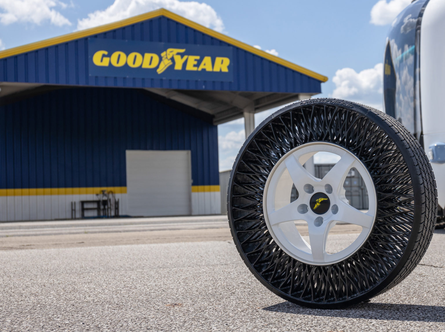 Goodyear to Test First Airless 3D Printed Tire on Autonomous Vehicle in