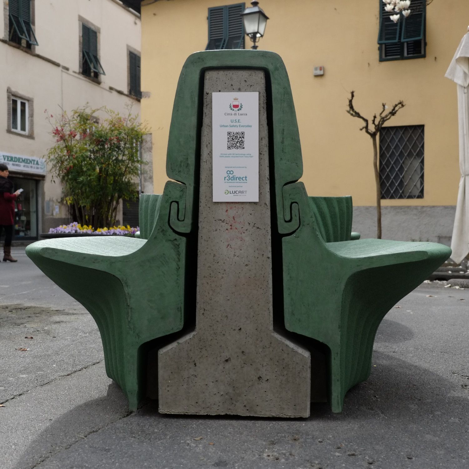 A 3D printed public furniture with recycled plastic installed in Italian city of Lucca.