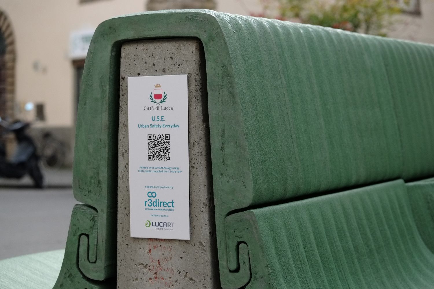 Public furniture printed in 3D with recycled plastic installed in the Italian city of Lucca.